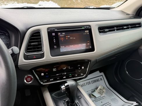 Certified 2017 Honda HR-V EX image 10