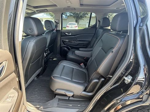Used 2022 GMC Acadia AT4 w/ Technology Package AWD/4WD image 11