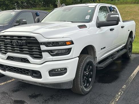 Used 2025 RAM 2500 Big Horn AWD/4WD image 1