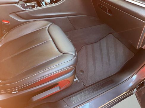 Used 2022 Jeep Grand Cherokee Laredo w/ Luxury Tech Group I image 16