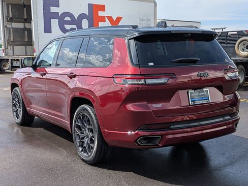 Used 2025 Jeep Grand Cherokee L Summit AWD/4WD image 4