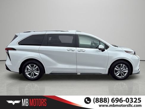 Used 2024 Toyota Sienna Limited AWD/4WD image 5