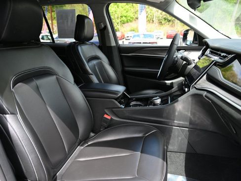 Used 2023 Jeep Grand Cherokee 4WD 4xe image 26