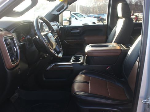 Used 2021 Chevrolet Silverado 3500 High Country image 15