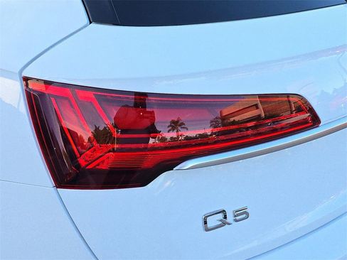 Certified 2022 Audi Q5 2.0T Premium Plus w/ Premium Plus Package image 34