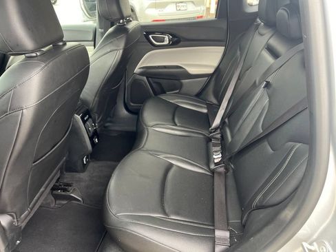 Used 2025 Jeep Compass Limited AWD/4WD image 33
