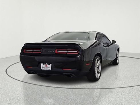 Used 2016 Dodge Challenger R/T image 8