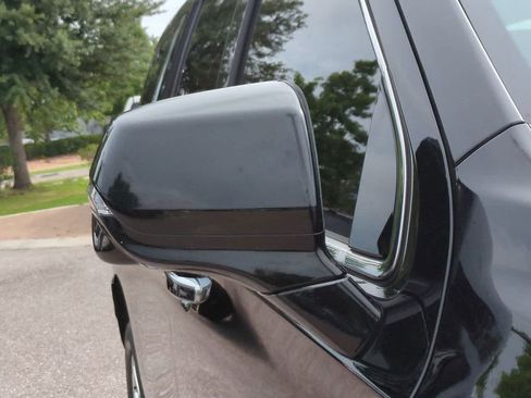 Used 2021 GMC Yukon SLT w/ SLT Premium Package AWD/4WD image 12