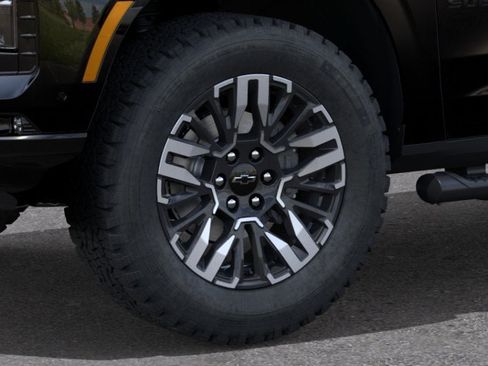 New 2026 Chevrolet Suburban Z71 w/ Z71 Off-Road Package AWD/4WD image 35