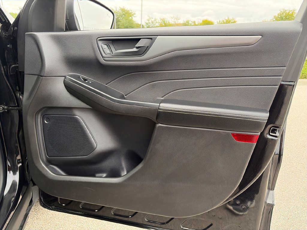Used 2024 Ford Escape Active w/ Tech Pack #1 FWD image 9