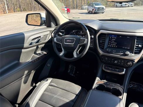 Used 2021 GMC Acadia Denali w/ Denali Technology Package image 13