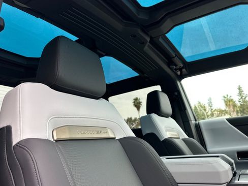 Used 2025 GMC Hummer EV 3X w/ LPO, Dark Essentials Package image 16