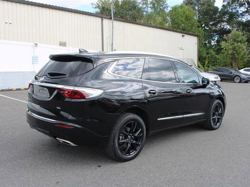 Used 2022 Buick Enclave Premium w/ Experience Buick Package image 8