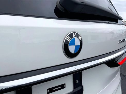 Certified 2025 BMW X7 xDrive40i w/ Premium Package image 30