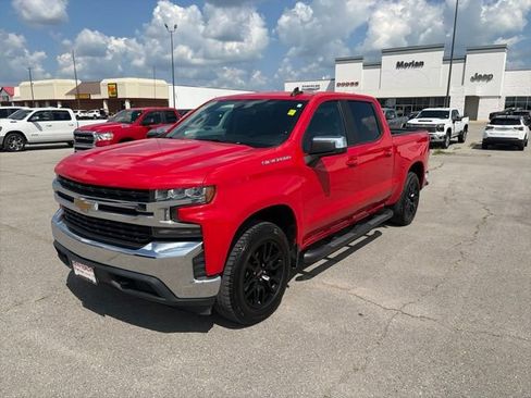 Used 2020 Chevrolet Silverado 1500 LT AWD/4WD image 2