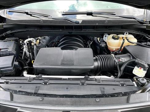 Used 2023 Chevrolet Suburban RST w/ Luxury Package RWD image 11
