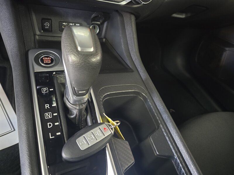 Used 2025 Nissan Sentra SV w/ All-Weather Package FWD image 23