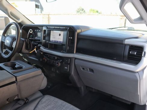 Used 2023 Ford F550 2WD Crew Cab Super Duty image 36
