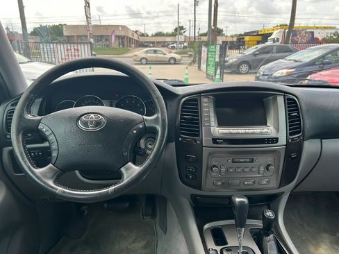 Used 2004 Toyota Land Cruiser AWD/4WD image 21