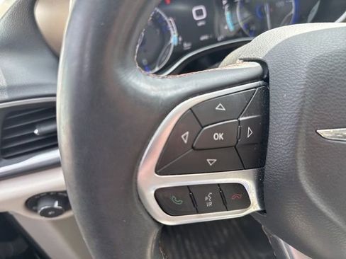 Used 2017 Chrysler Pacifica Touring-L Plus w/ Advanced Safetytec Group image 14