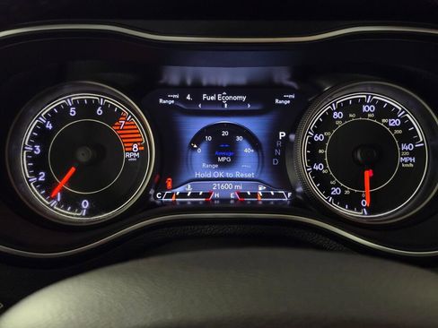 Used 2022 Jeep Cherokee Limited image 24