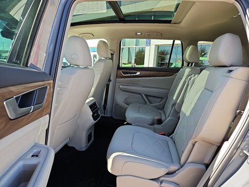 New 2026 Volkswagen Atlas SE image 10