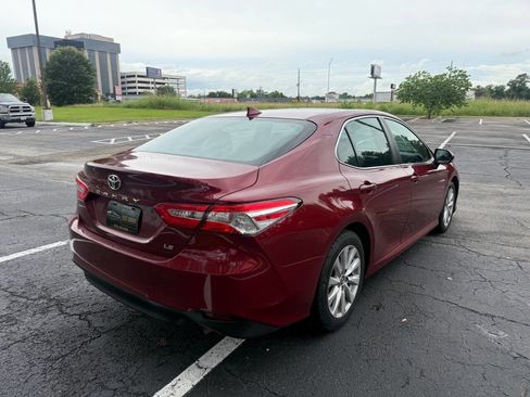 Used 2019 Toyota Camry LE FWD image 9