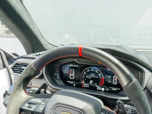 Used 2023 Lamborghini Urus Performante AWD/4WD image 66