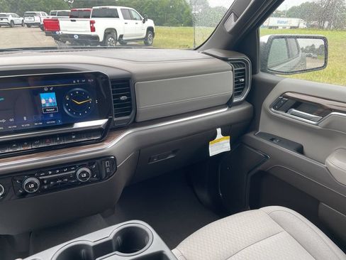 Used 2024 Chevrolet Silverado 1500 LT AWD/4WD image 32