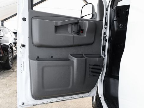 Used 2021 Chevrolet Express 3500 w/ Driver Convenience Package RWD image 38