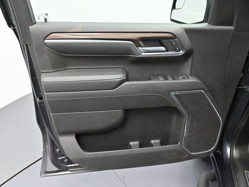 Used 2022 Chevrolet Silverado 1500 LT AWD/4WD image 10