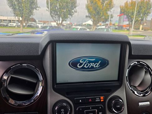 Used 2016 Ford F250 Lariat w/ Lariat Interior Package AWD/4WD image 25