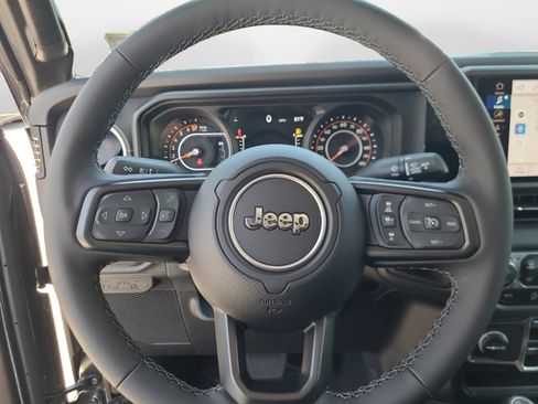 New 2025 Jeep Gladiator High Tide image 10