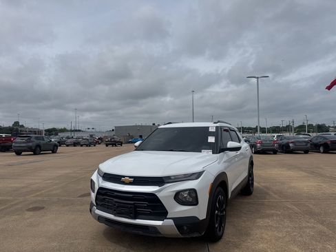 Used 2021 Chevrolet TrailBlazer LT w/ Convenience Package FWD image 7