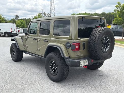 Used 2025 Jeep Wrangler Unlimited Rubicon AWD/4WD image 5