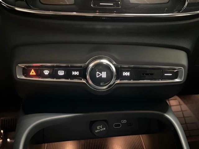 Used 2023 Volvo XC40 B4 Core w/ Convenience Package FWD image 48