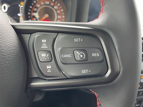 Used 2024 Jeep Wrangler Unlimited Rubicon w/ Convenience Group image 14