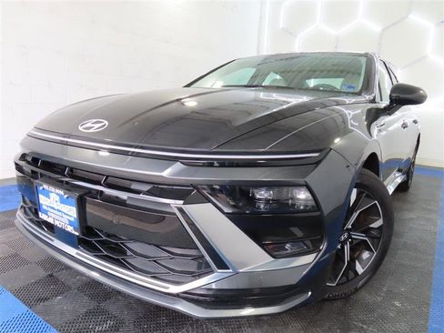 Used 2025 Hyundai Sonata SEL image 1