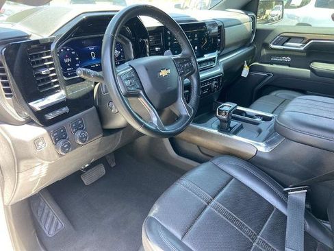 Used 2024 Chevrolet Silverado 1500 High Country w/ High Country Premium Package AWD/4WD image 6