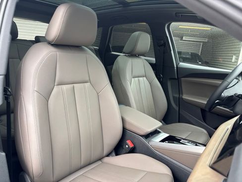 Used 2025 Audi Q5 Premium w/ Convenience Package AWD/4WD image 16