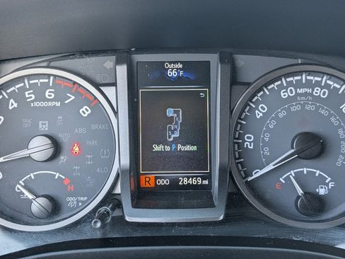 Used 2021 Toyota Tacoma TRD Sport w/ Technology Package image 31