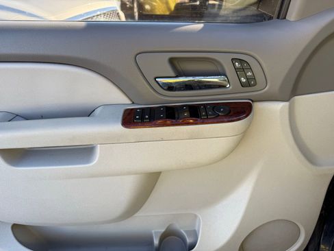 Used 2010 Chevrolet Silverado 1500 LTZ w/ Convenience Package image 11