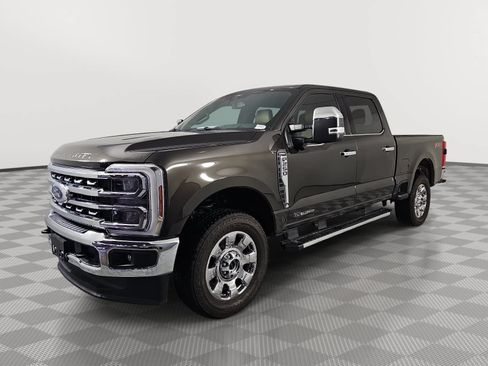 Used 2025 Ford F250 Lariat w/ Chrome Package AWD/4WD image 4