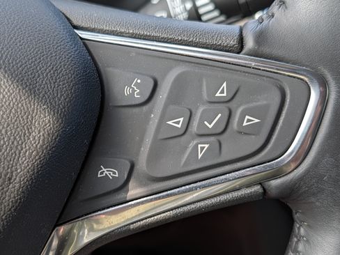 Used 2020 Chevrolet Equinox LT FWD image 25