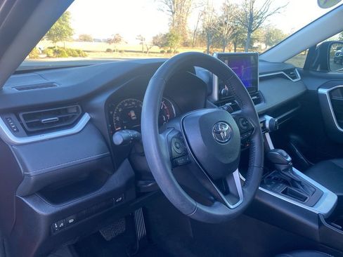 Used 2023 Toyota RAV4 XLE Premium image 13