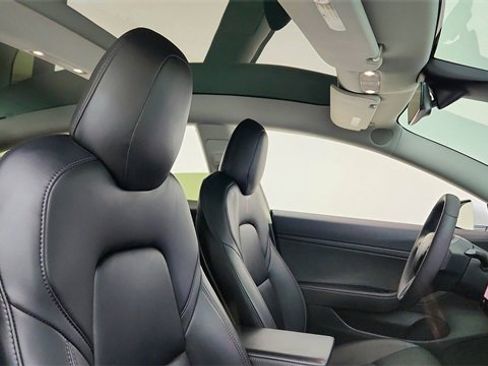 Used 2020 Tesla Model 3 Standard Range Plus image 20
