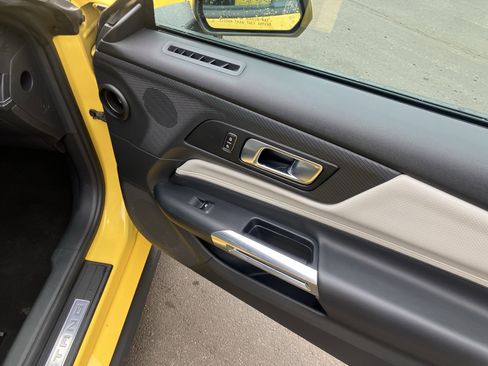 Used 2024 Ford Mustang Premium image 10