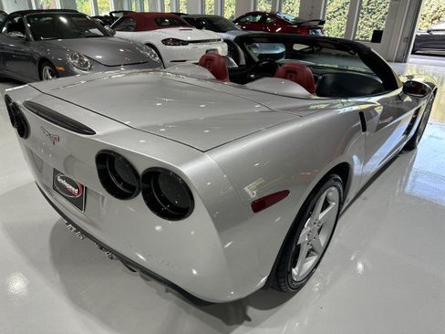 Used 2006 Chevrolet Corvette Convertible w/ Preferred Equipment Group RWD image 2