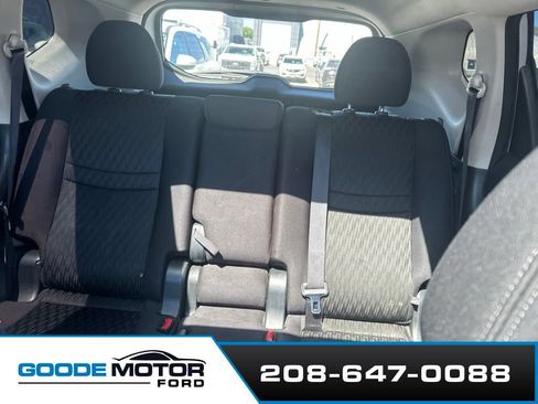 Used 2017 Nissan Rogue SV AWD/4WD image 13