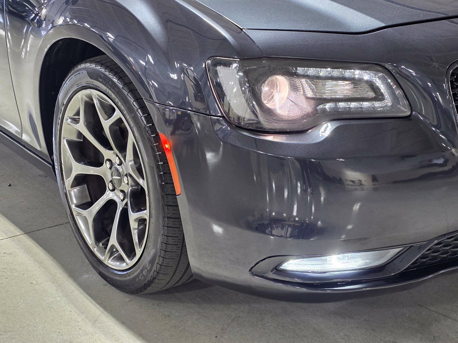 Used 2015 Chrysler 300 S RWD image 10